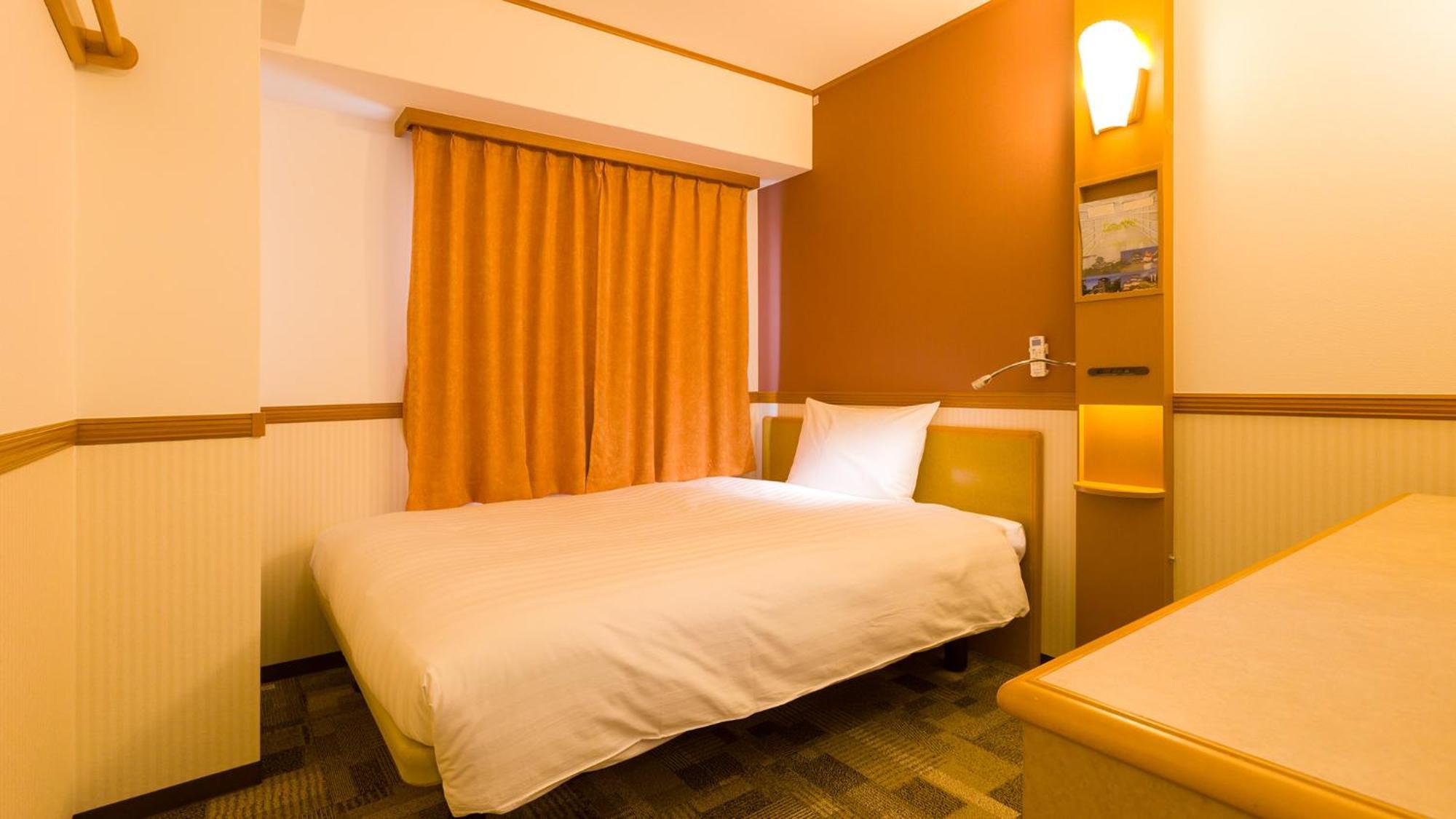 Toyoko Inn Sendai Nishi-Guchi Hirose-Dori Szoba fotó