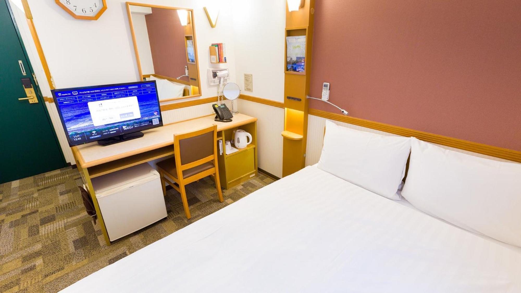 Toyoko Inn Sendai Nishi-Guchi Hirose-Dori Szoba fotó