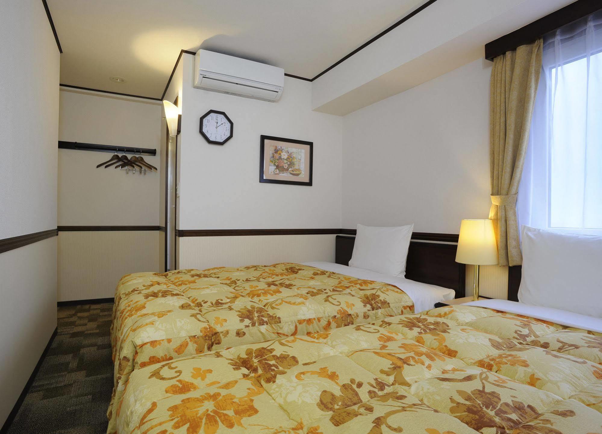 Toyoko Inn Sendai Nishi-Guchi Hirose-Dori Kültér fotó