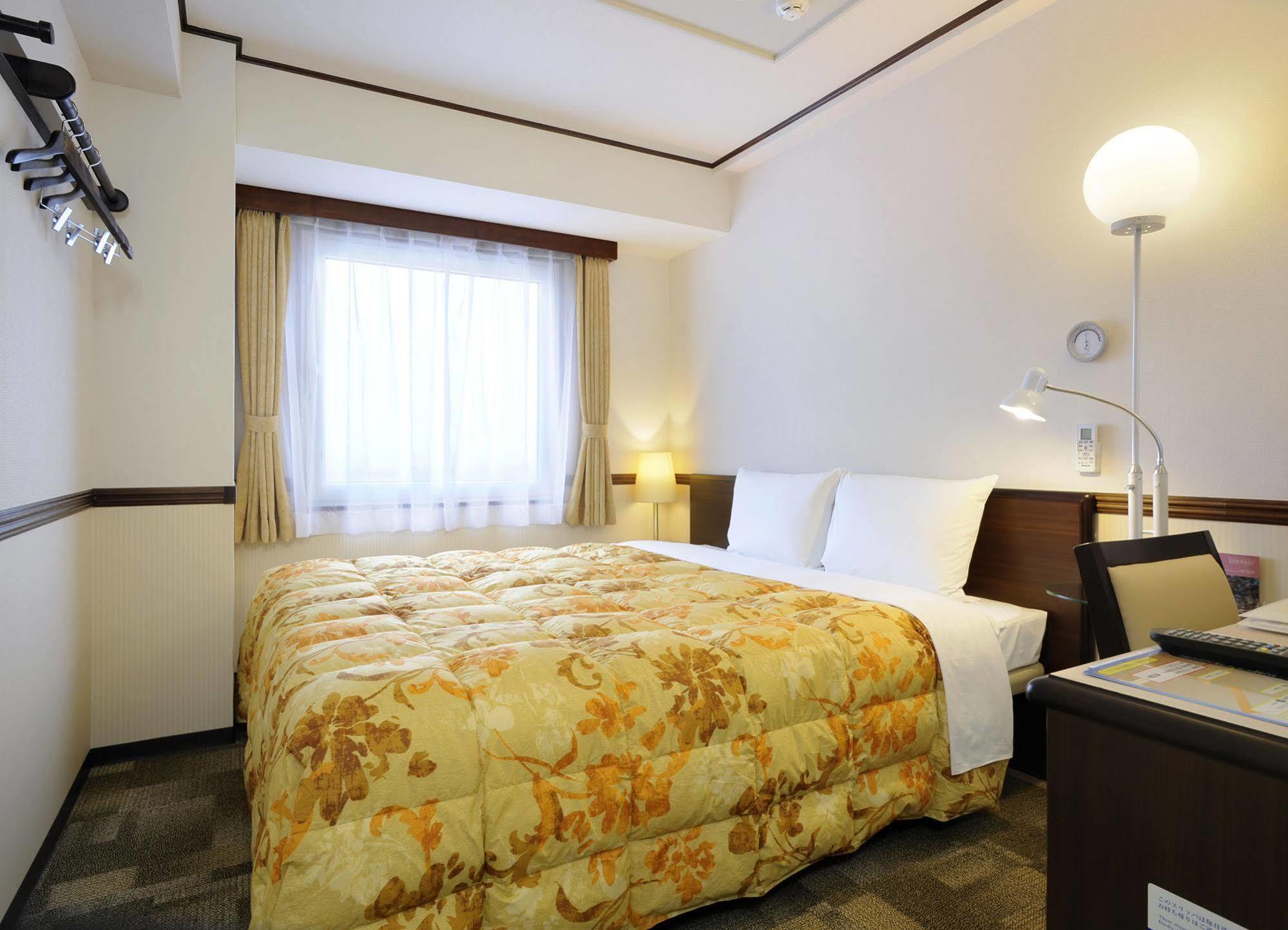 Toyoko Inn Sendai Nishi-Guchi Hirose-Dori Kültér fotó