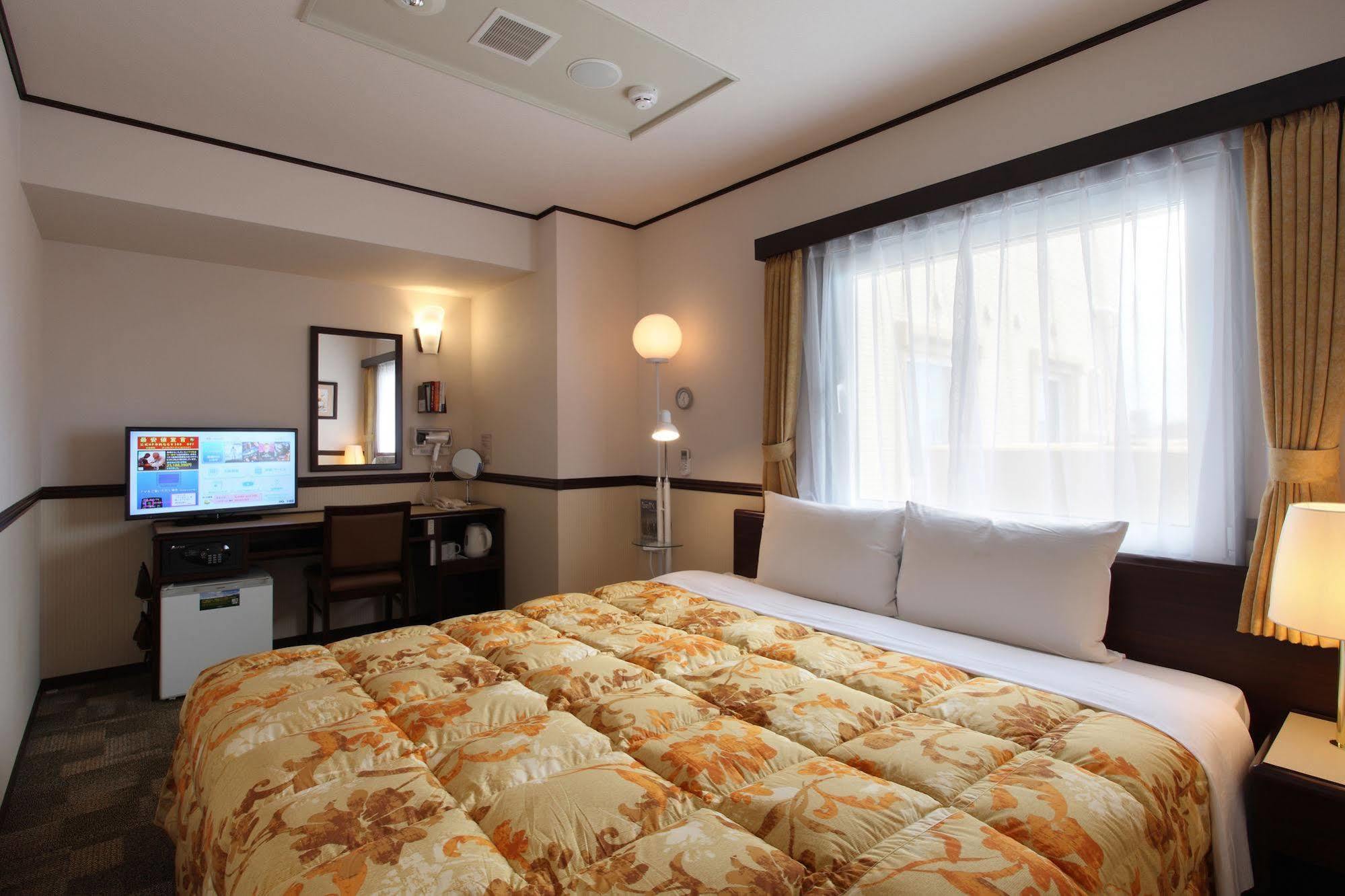 Toyoko Inn Sendai Nishi-Guchi Hirose-Dori Kültér fotó